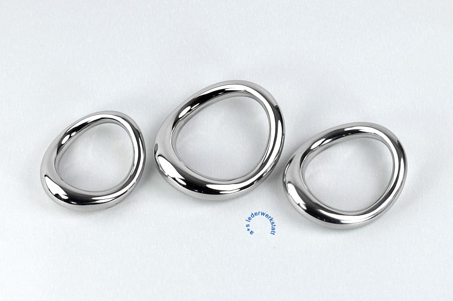 Cockring 3-D anatomic Edelstahl gebogen Größenvergleich nebeneinander