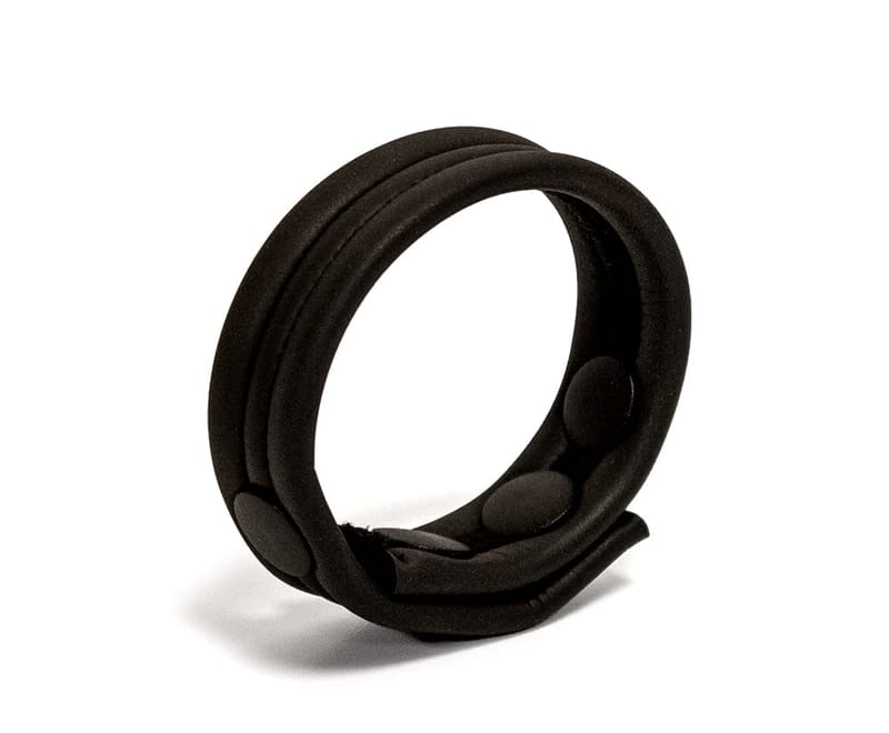 Brutus Cockstrap aus schwarzem Neopren - verstellbarer Penisring mit Hodenring
